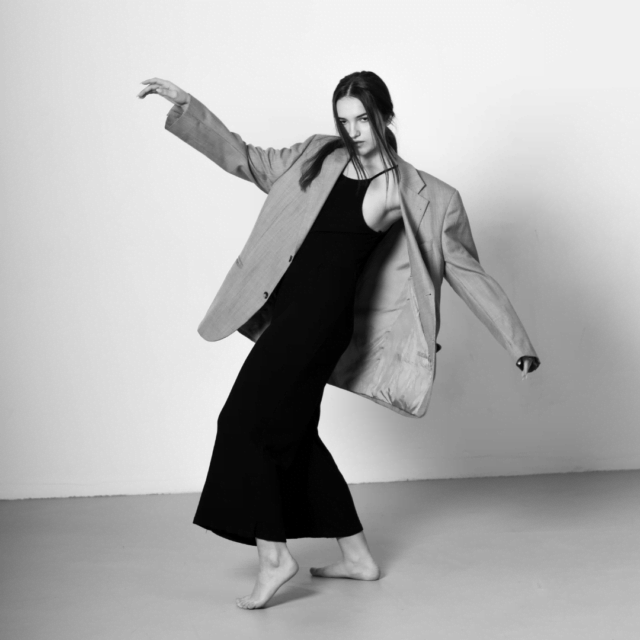 Can you pop an ingrown hair out?