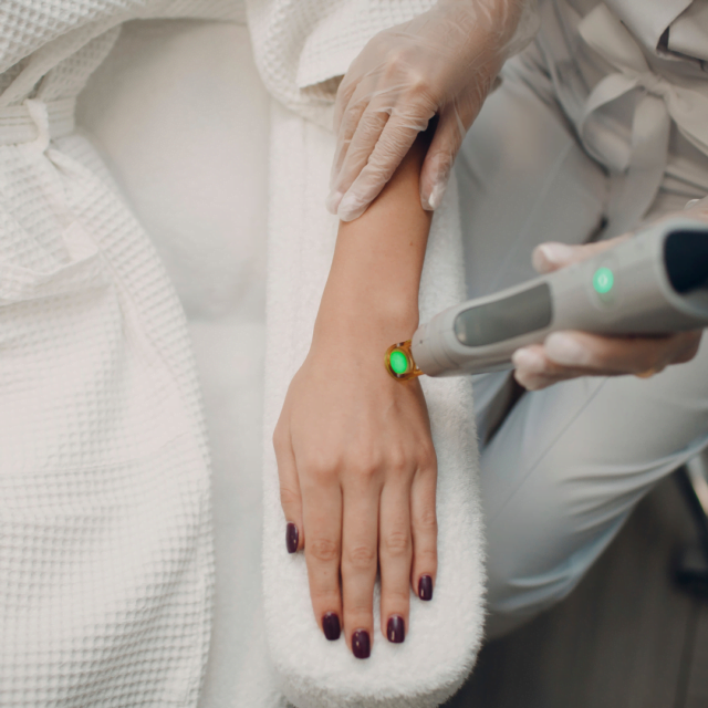 What lasts longer wax or laser?